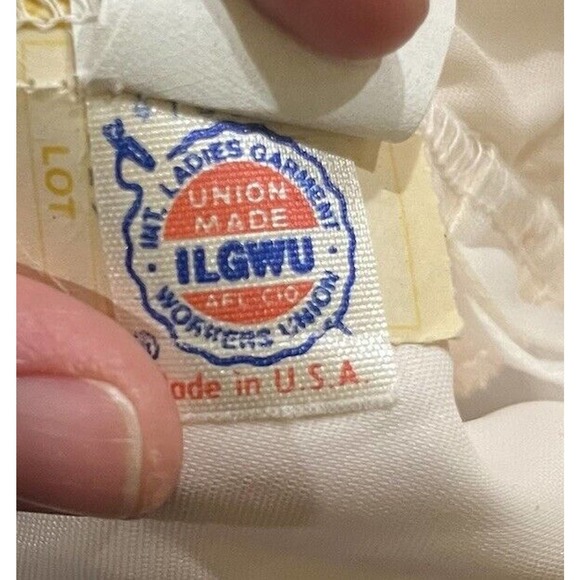 bridallure Women’s SZ 6. VTG White Pink Lace High Neck Long Sleeve Wedding Dress - Picture 14 of 16